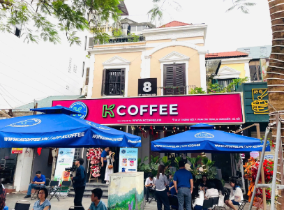 "Vua tiêu" Phúc Sinh tiếp tục mở quán cà phê tại biệt thự cổ trên con phố đắt đỏ bậc nhất Hà Nội
